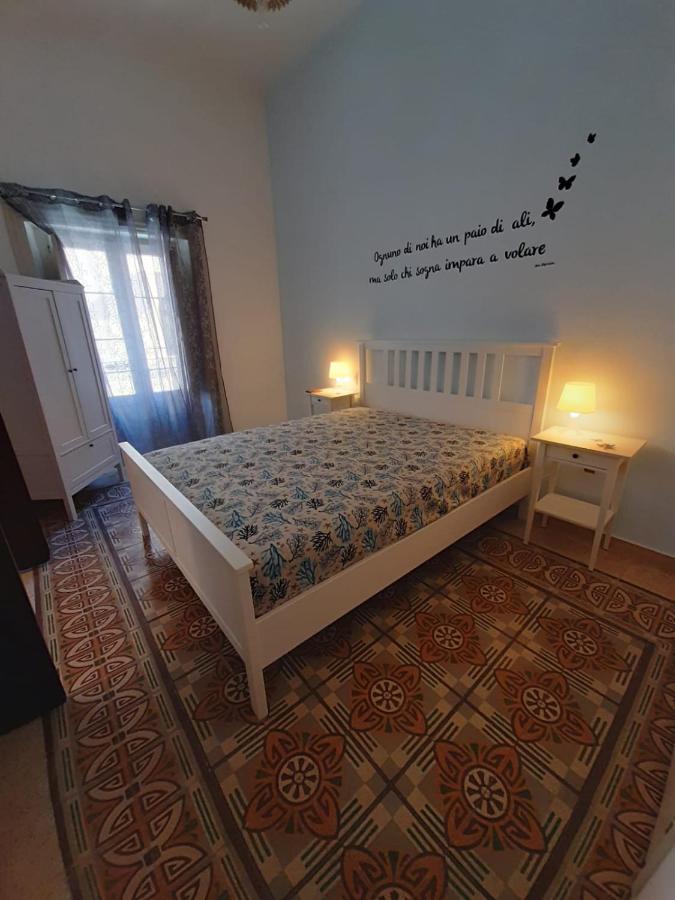 Casa Vacanze Mannina 카스텔라마레델골포 외부 사진