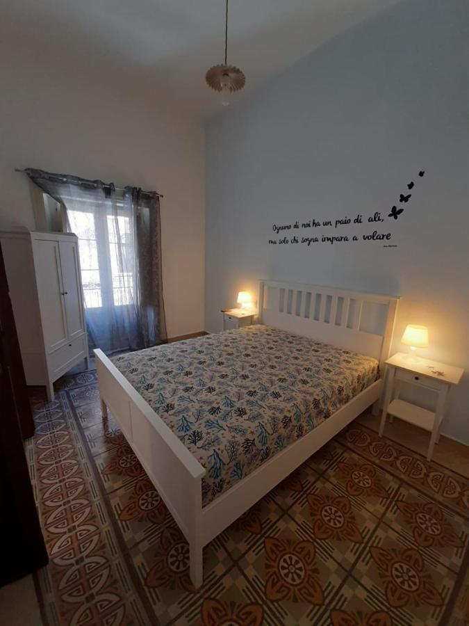 Casa Vacanze Mannina 카스텔라마레델골포 외부 사진