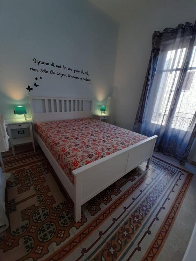 Casa Vacanze Mannina 카스텔라마레델골포 외부 사진