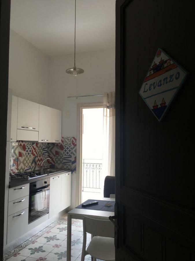 Casa Vacanze Mannina 카스텔라마레델골포 외부 사진